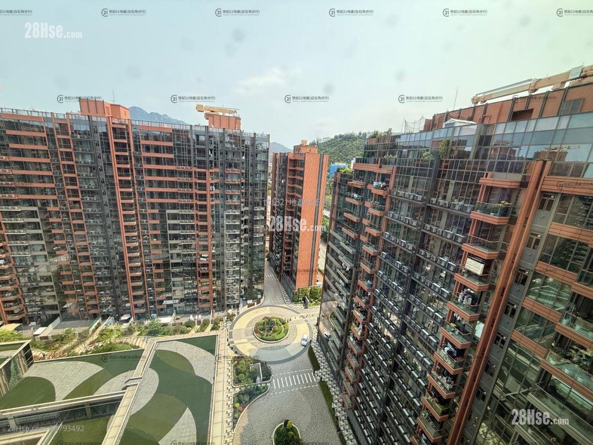 Centra Horizon Rental 2 Bedrooms , 2 Bathrooms 585 ft²