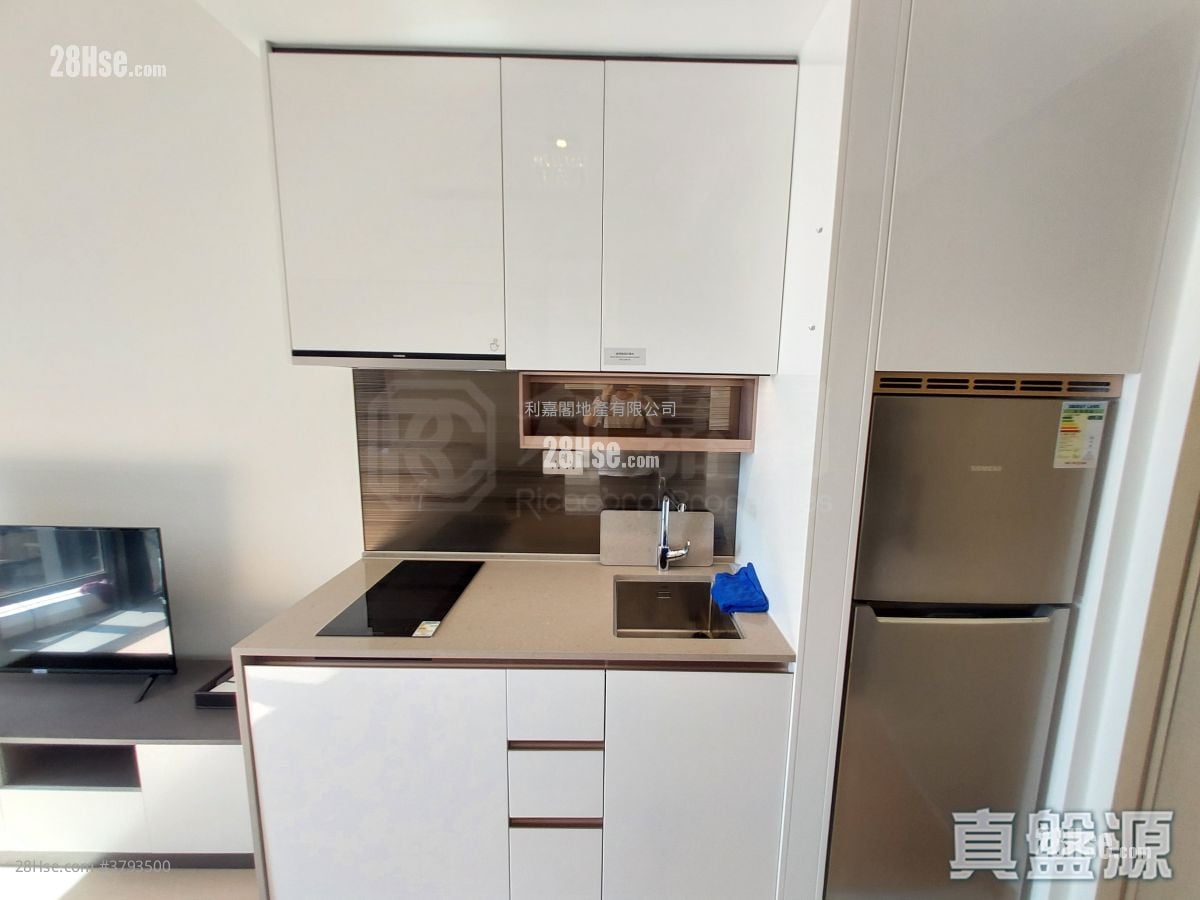 K. Summit Rental 293 ft²