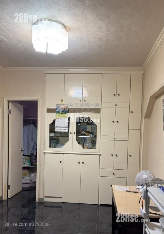 乐群大厦 售盘 2 房 , 1 浴室 636 平方尺