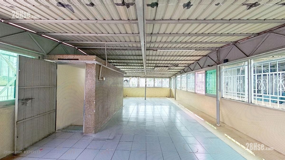 rooftoop: Ma Tin Tsuen Sell 3 Bedrooms , 2 Bathrooms 612 ft²