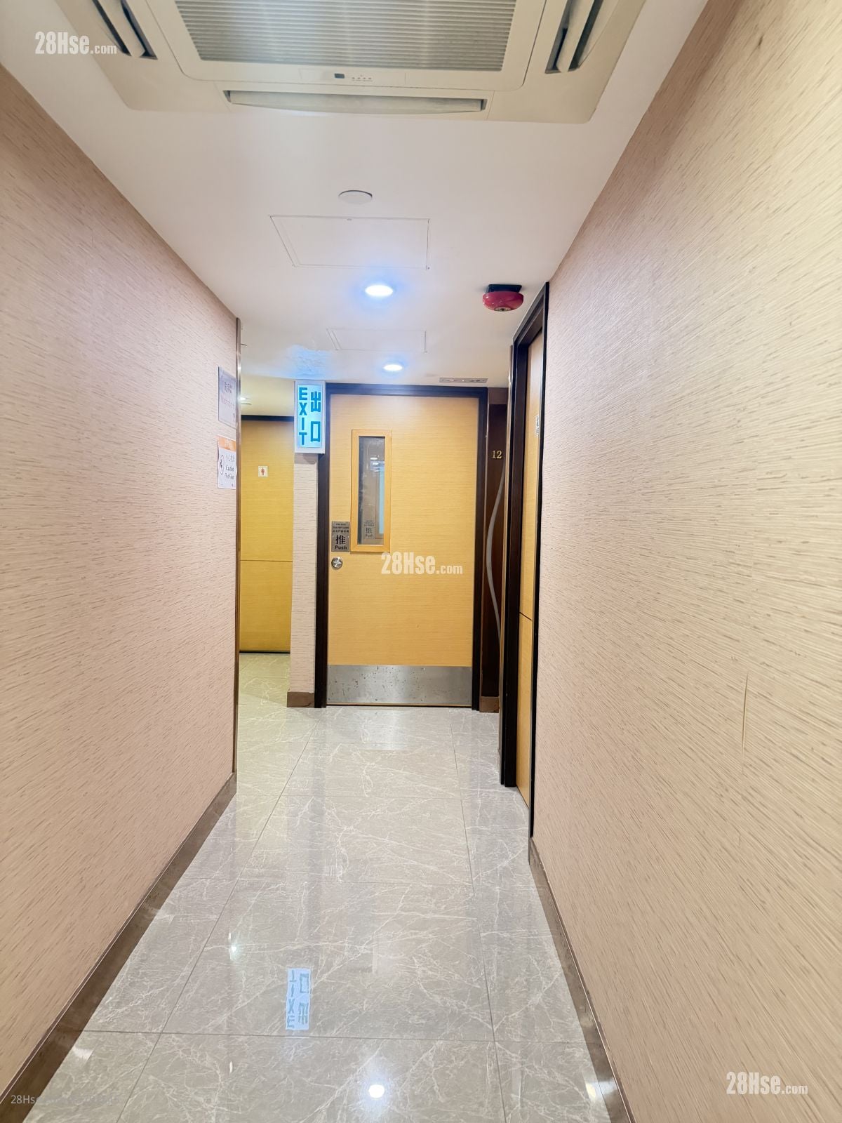 Man Foong Industrial Building Rental 3 Bedrooms 255 ft²