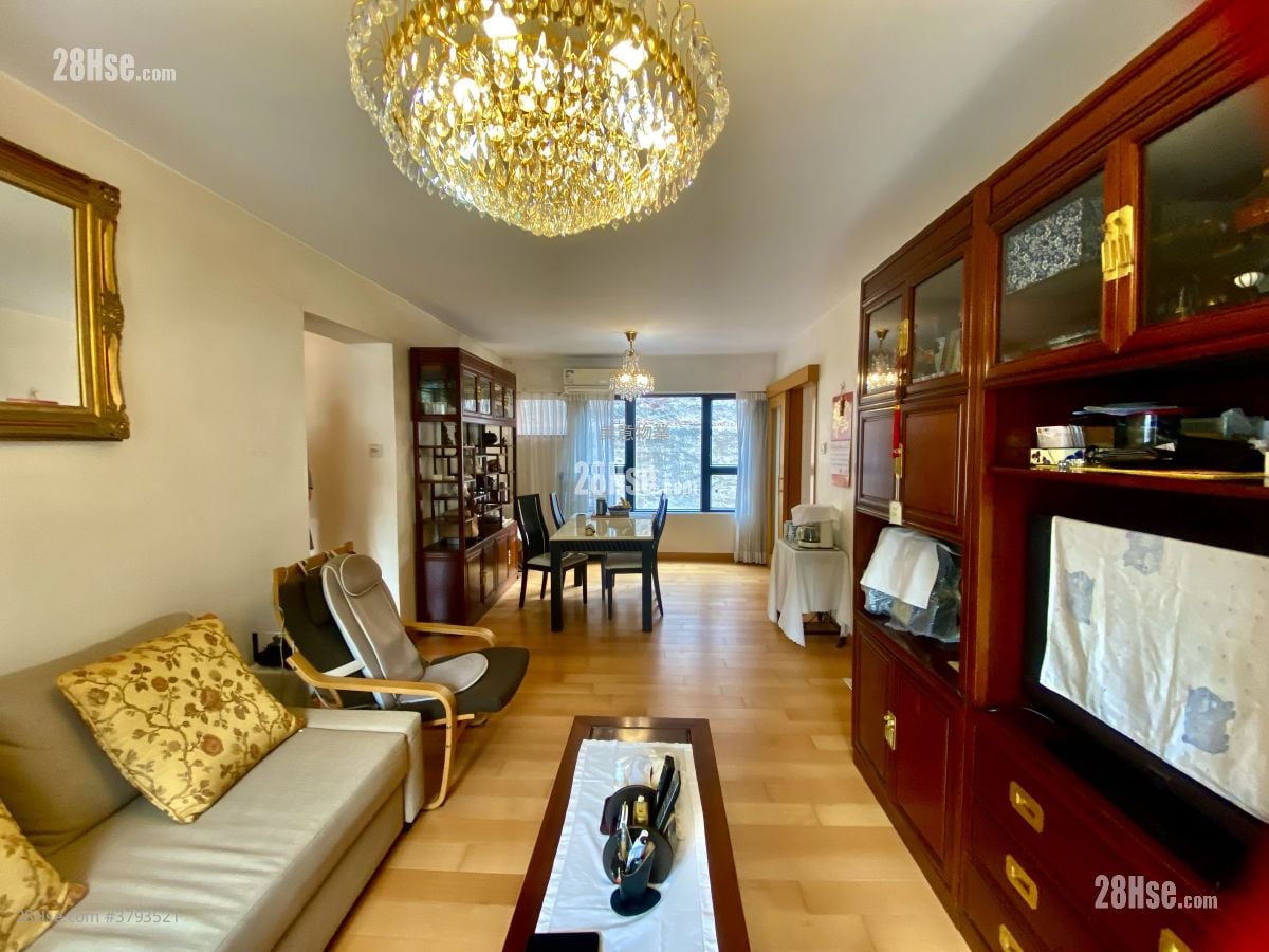 Regal Court Sell 3 Bedrooms , 3 Bathrooms 860 ft²