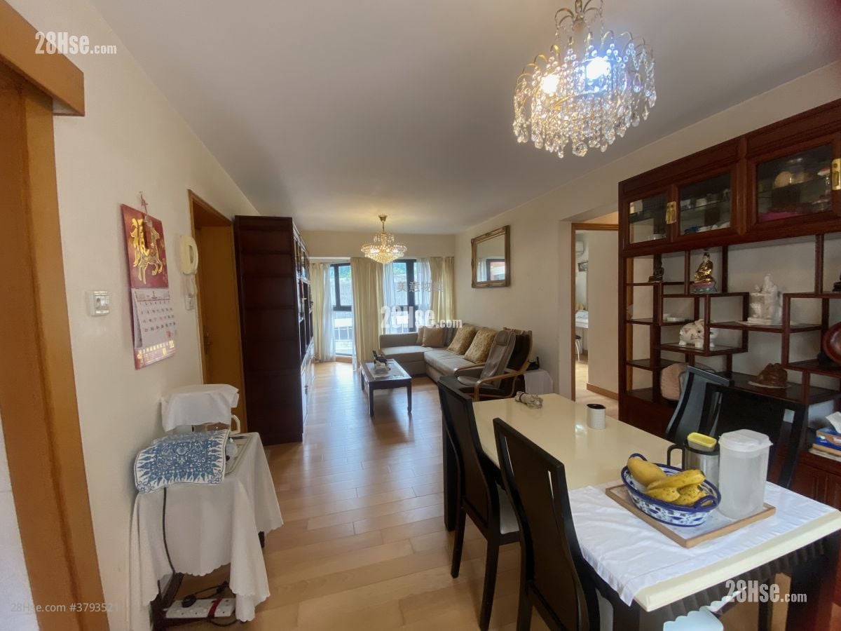 Regal Court Sell 3 Bedrooms , 3 Bathrooms 860 ft²