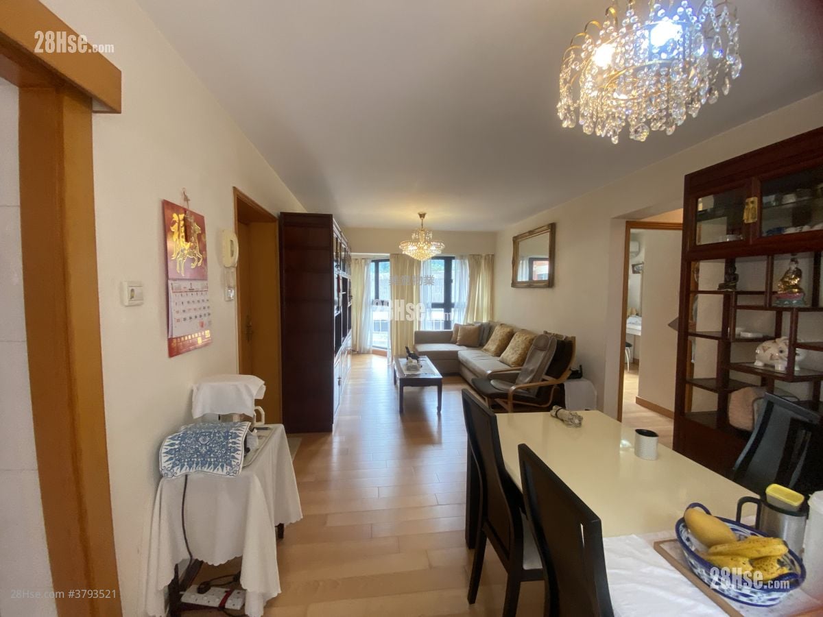 Regal Court Sell 3 Bedrooms , 3 Bathrooms 860 ft²