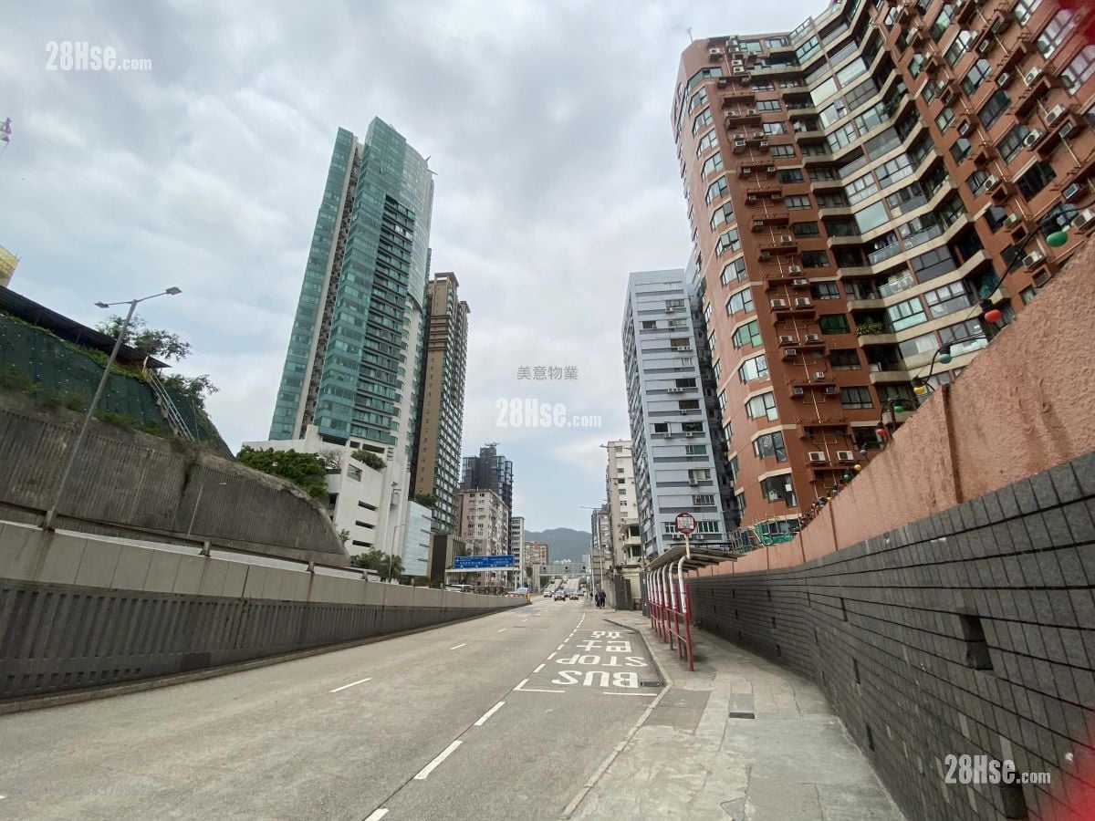 Regal Court Sell 3 Bedrooms , 3 Bathrooms 860 ft²