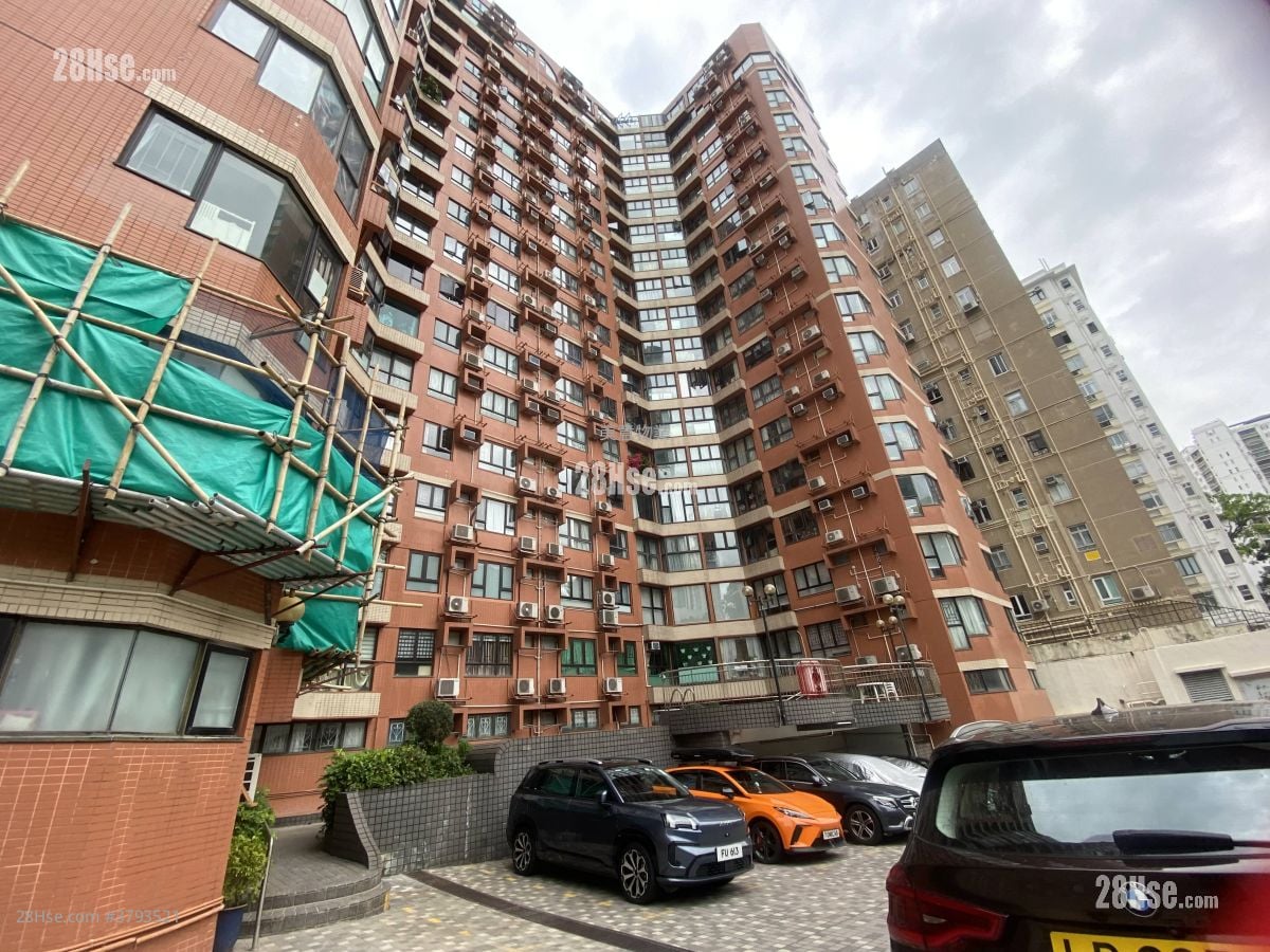 Regal Court Sell 3 Bedrooms , 3 Bathrooms 860 ft²