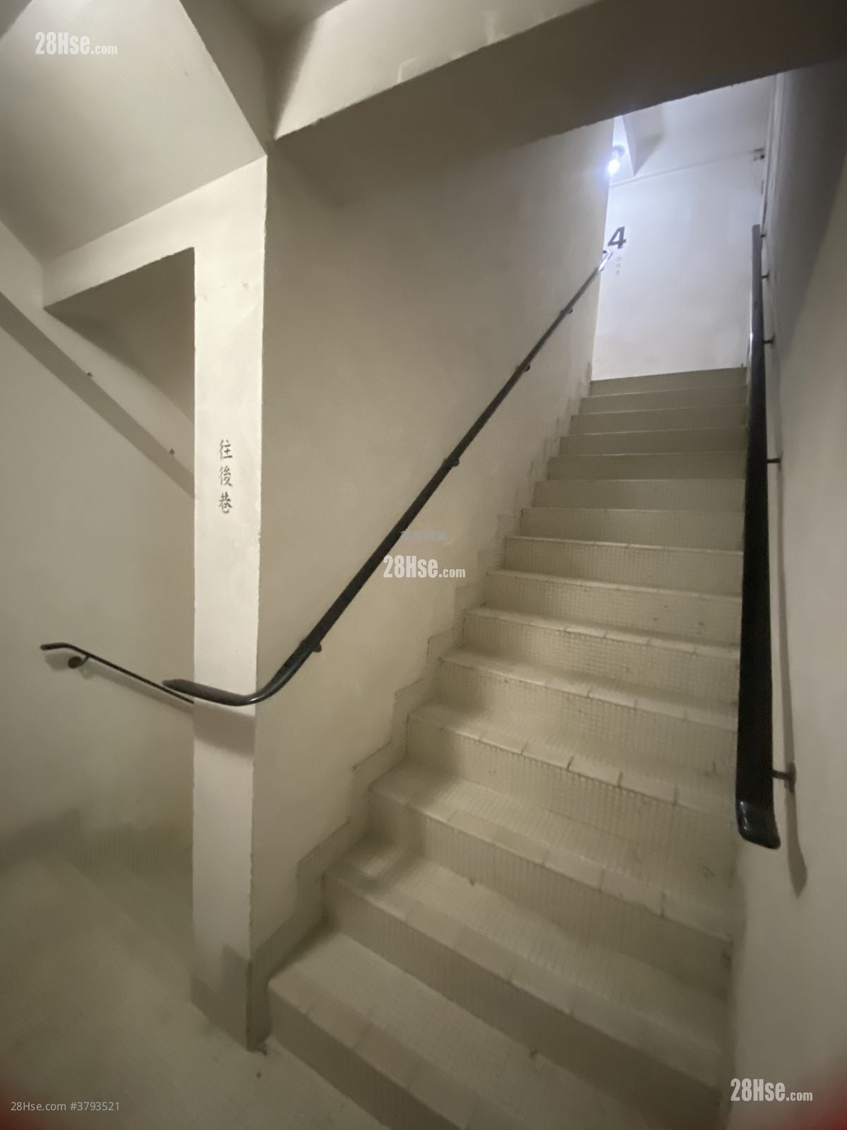 Regal Court Sell 3 Bedrooms , 3 Bathrooms 860 ft²