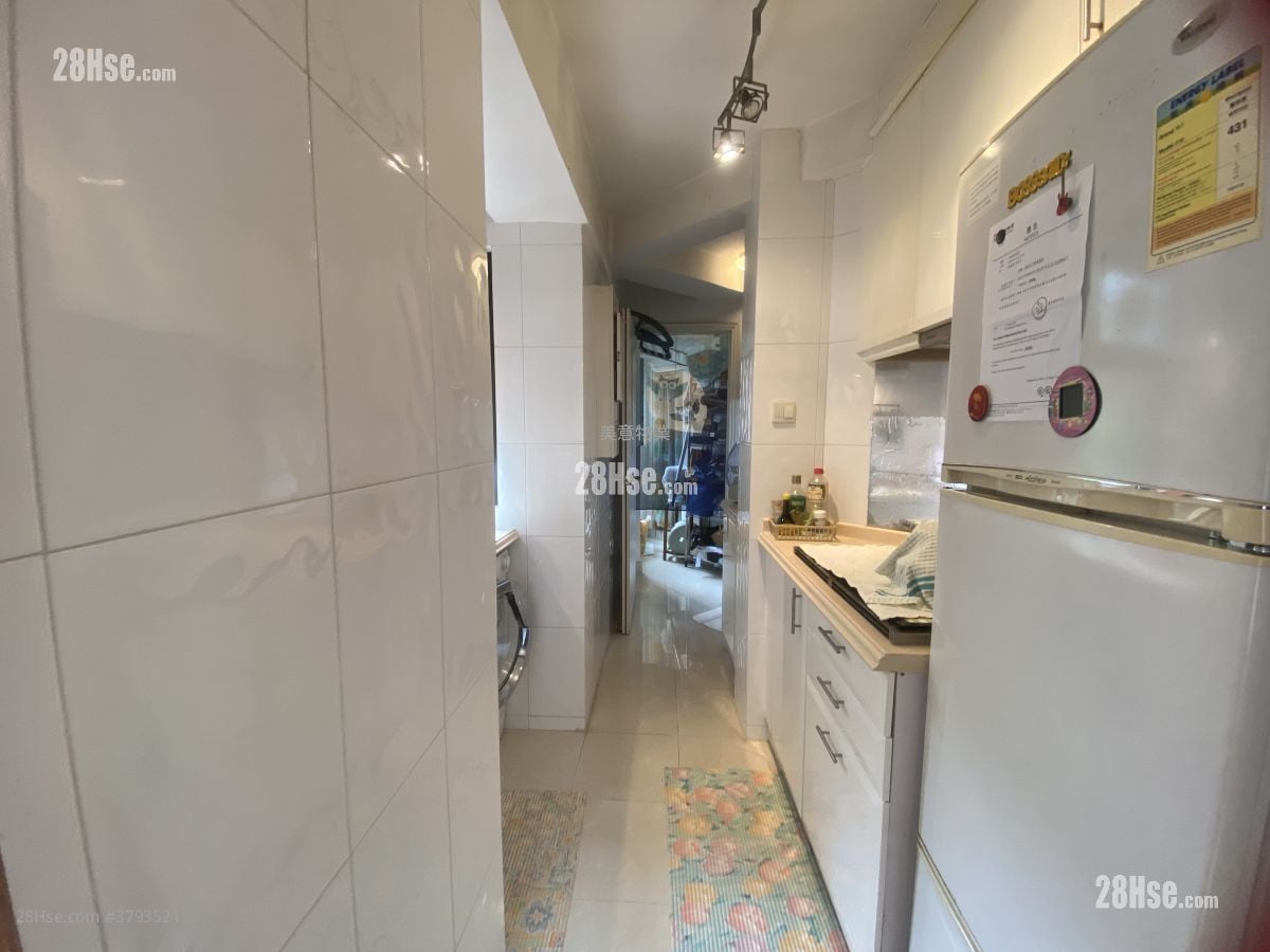 Regal Court Sell 3 Bedrooms , 3 Bathrooms 860 ft²