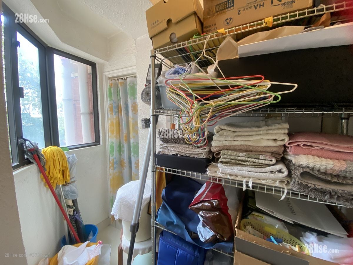 Regal Court Sell 3 Bedrooms , 3 Bathrooms 860 ft²