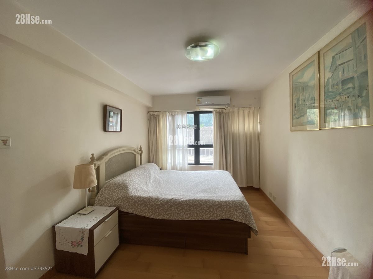 Regal Court Sell 3 Bedrooms , 3 Bathrooms 860 ft²