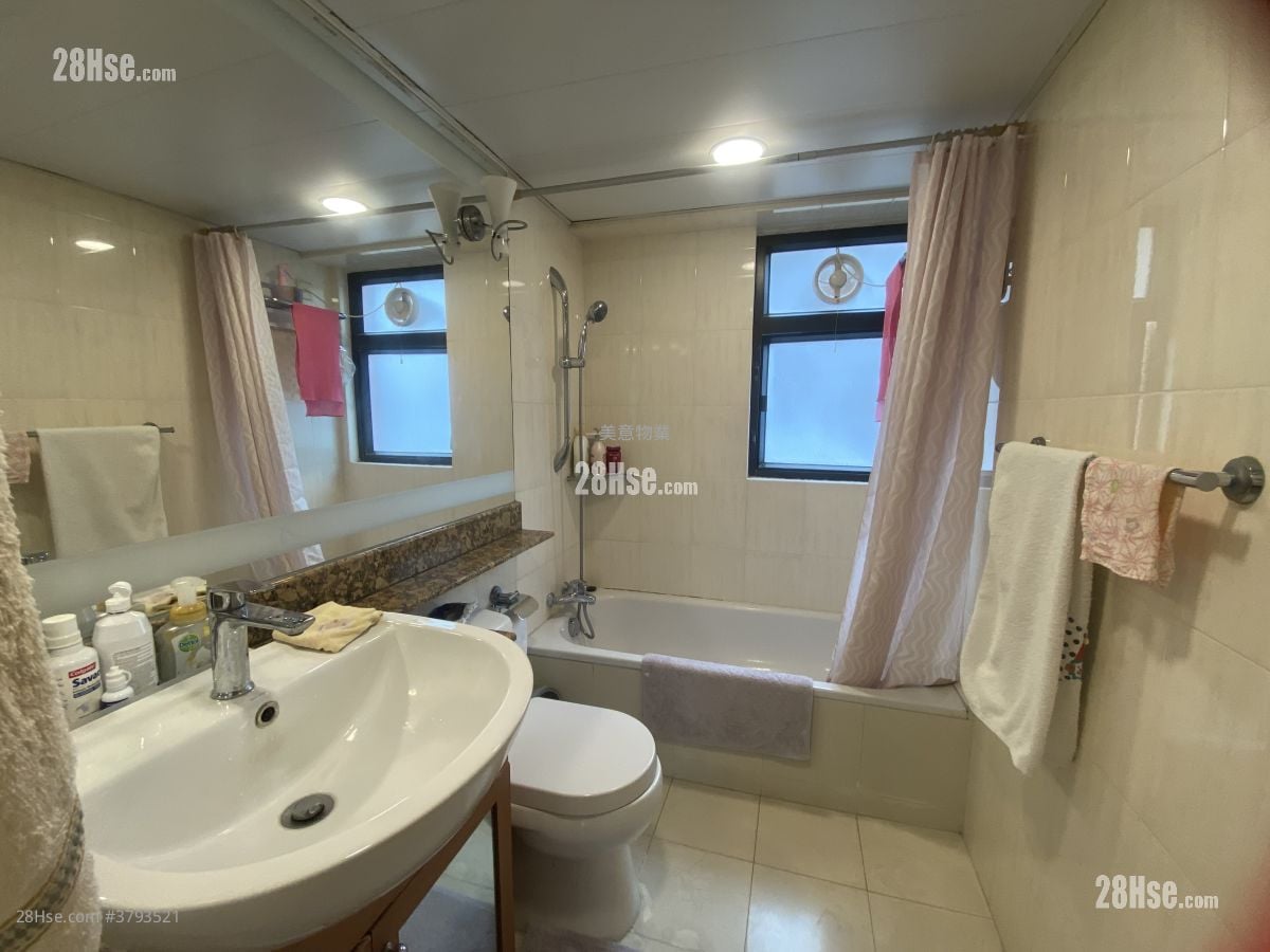 Regal Court Sell 3 Bedrooms , 3 Bathrooms 860 ft²