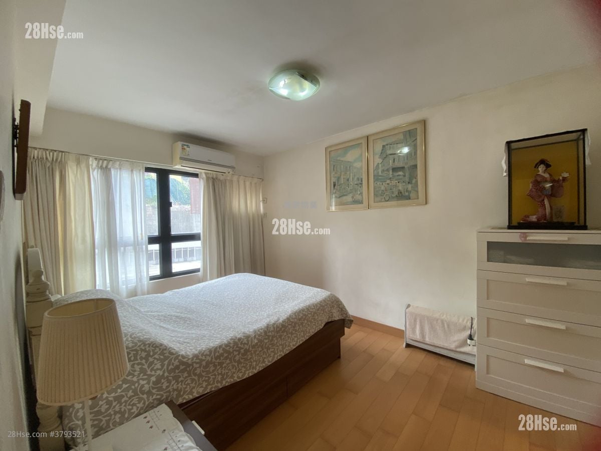 Regal Court Sell 3 Bedrooms , 3 Bathrooms 860 ft²