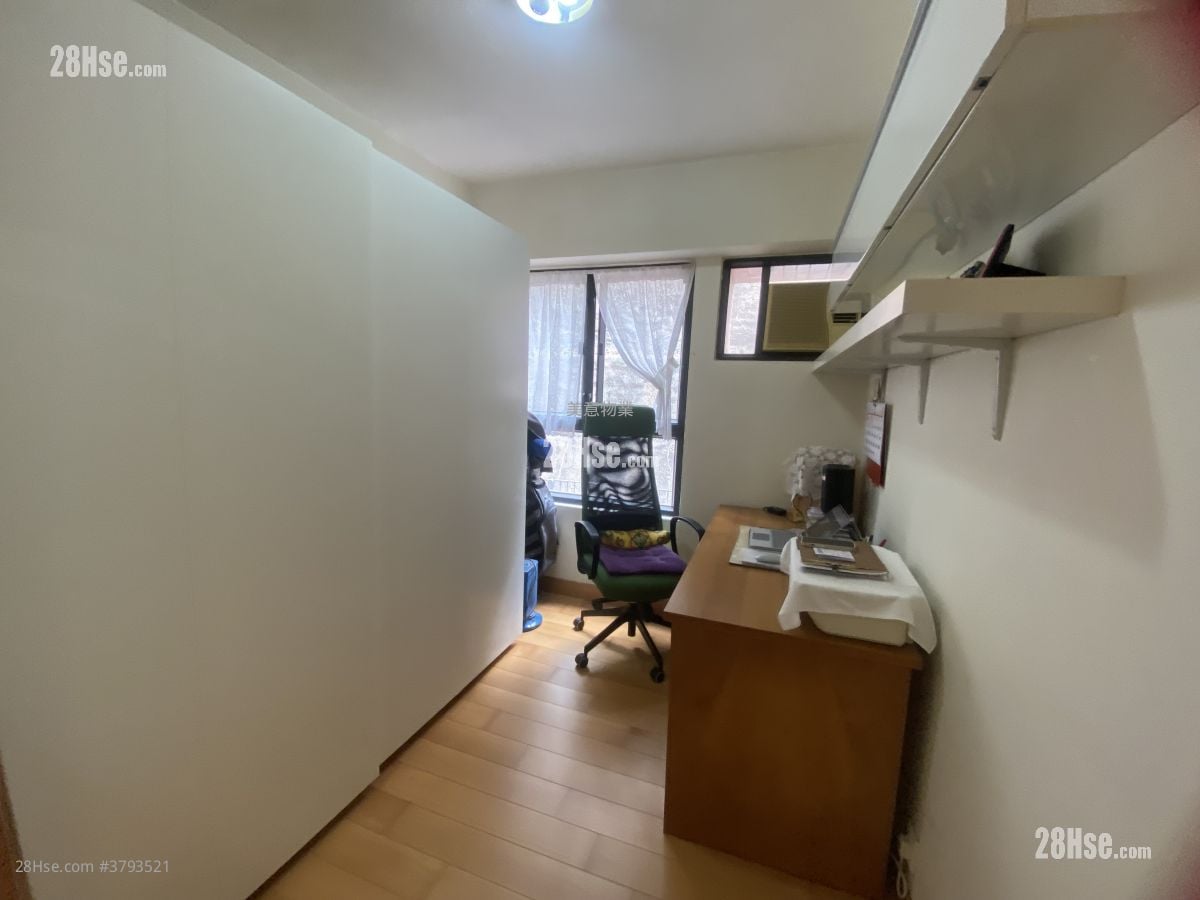 Regal Court Sell 3 Bedrooms , 3 Bathrooms 860 ft²