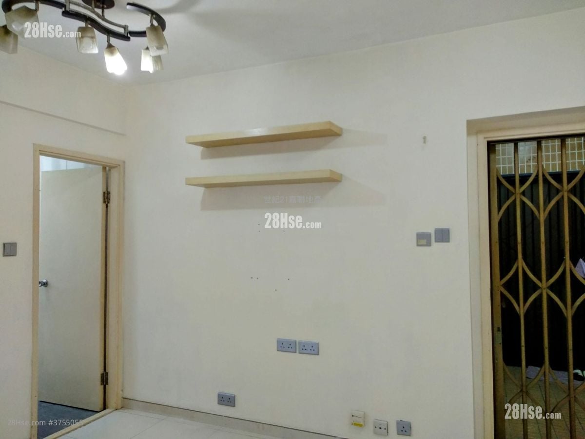 Sunny Court Sell 2 Bedrooms , 1 Bathroom 340 ft²