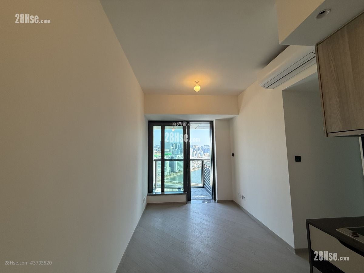 Twin Victoria Rental 2 Bedrooms , 1 Bathroom 440 ft²