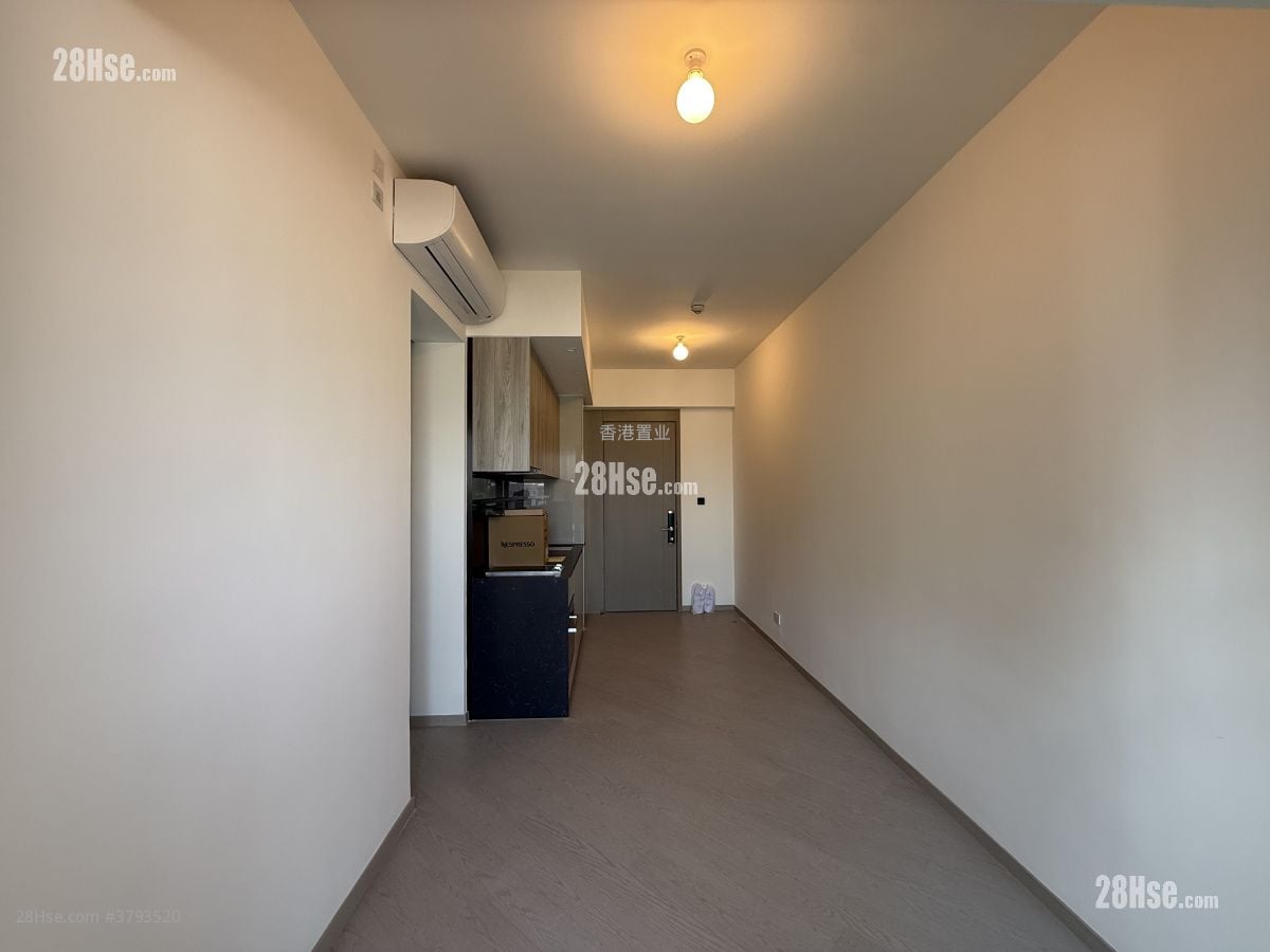 Twin Victoria Rental 2 Bedrooms , 1 Bathroom 440 ft²