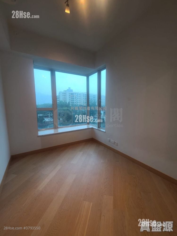 Paxton Sell 4 Bedrooms 1,664 ft²