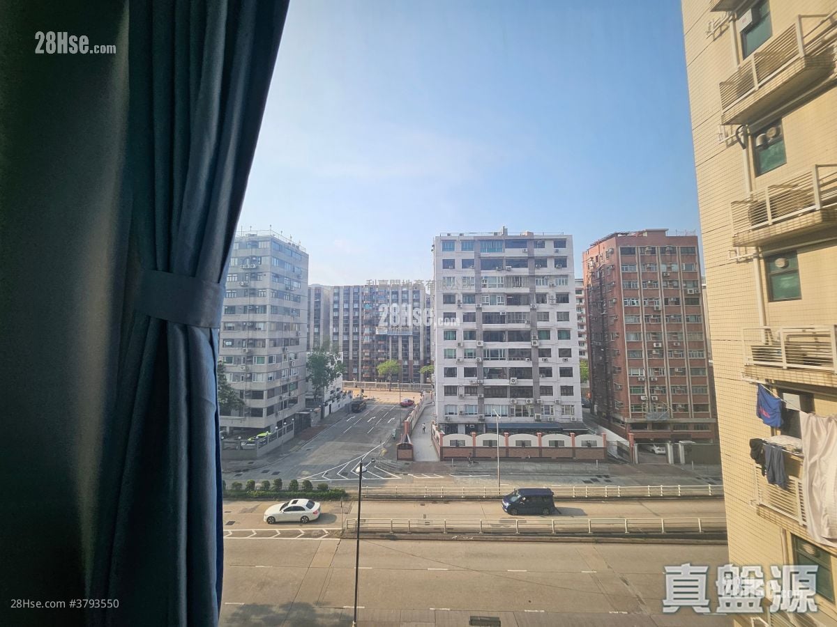 Paxton Sell 4 Bedrooms 1,664 ft²