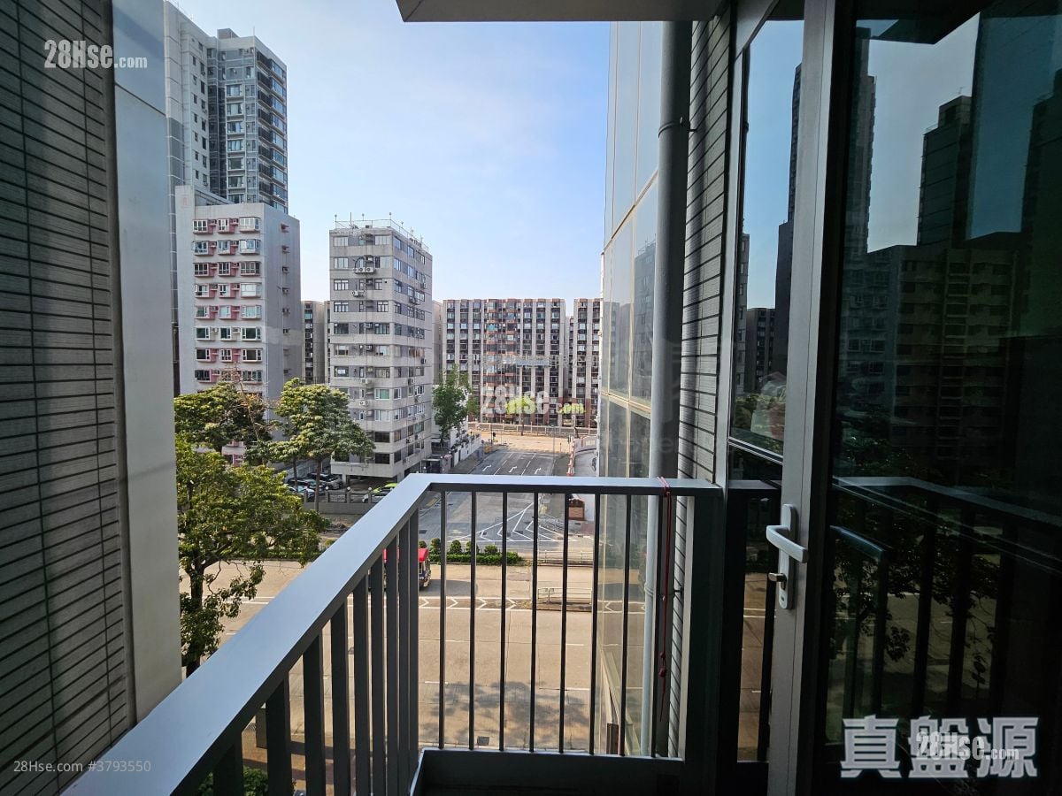 Paxton Sell 4 Bedrooms 1,664 ft²