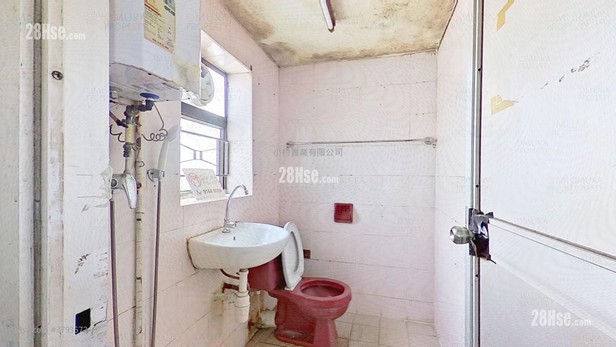 浴室: 东头围新村 售盘 2 房 , 1 浴室 431 平方尺