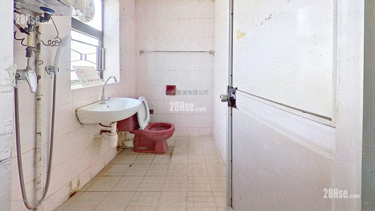 浴室: 东头围新村 售盘 2 房 , 1 浴室 431 平方尺