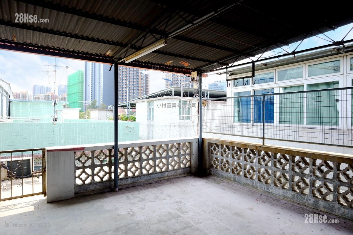 天台: 东头围新村 售盘 2 房 , 1 浴室 431 平方尺