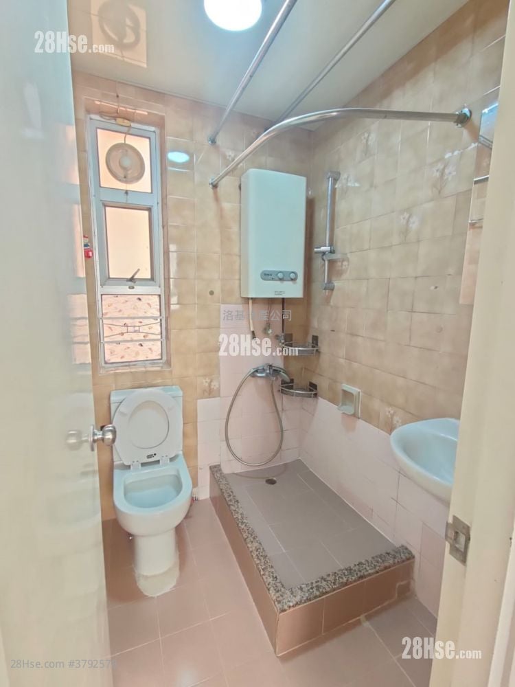 Amoy Gardens Rental 2 Bedrooms , 1 Bathroom 356 ft²