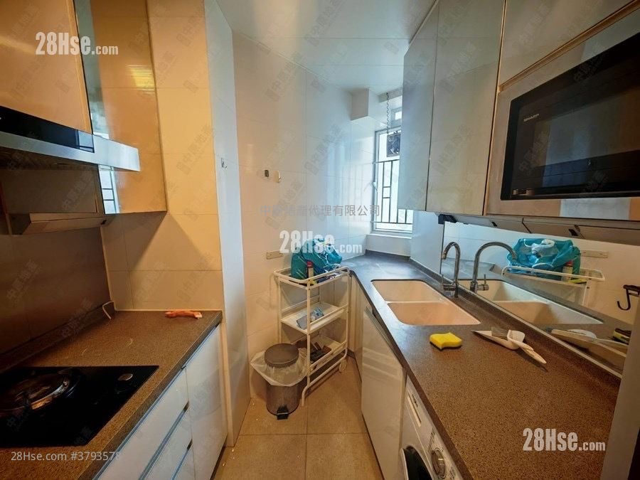 Le Prestige Sell 3 Bedrooms , 2 Bathrooms 815 ft²