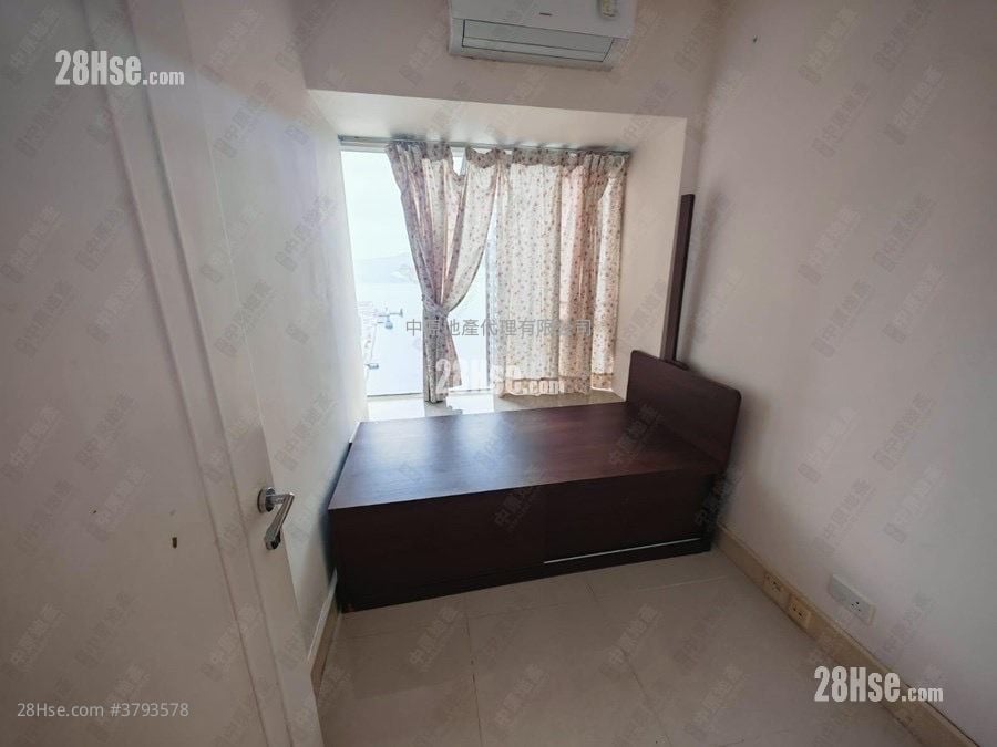 Le Prestige Sell 3 Bedrooms , 2 Bathrooms 815 ft²