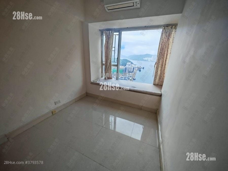 Le Prestige Sell 3 Bedrooms , 2 Bathrooms 815 ft²