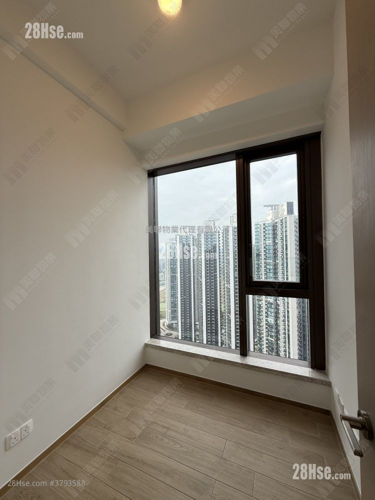Lp6 Sell 2 Bedrooms , 1 Bathroom 460 ft²