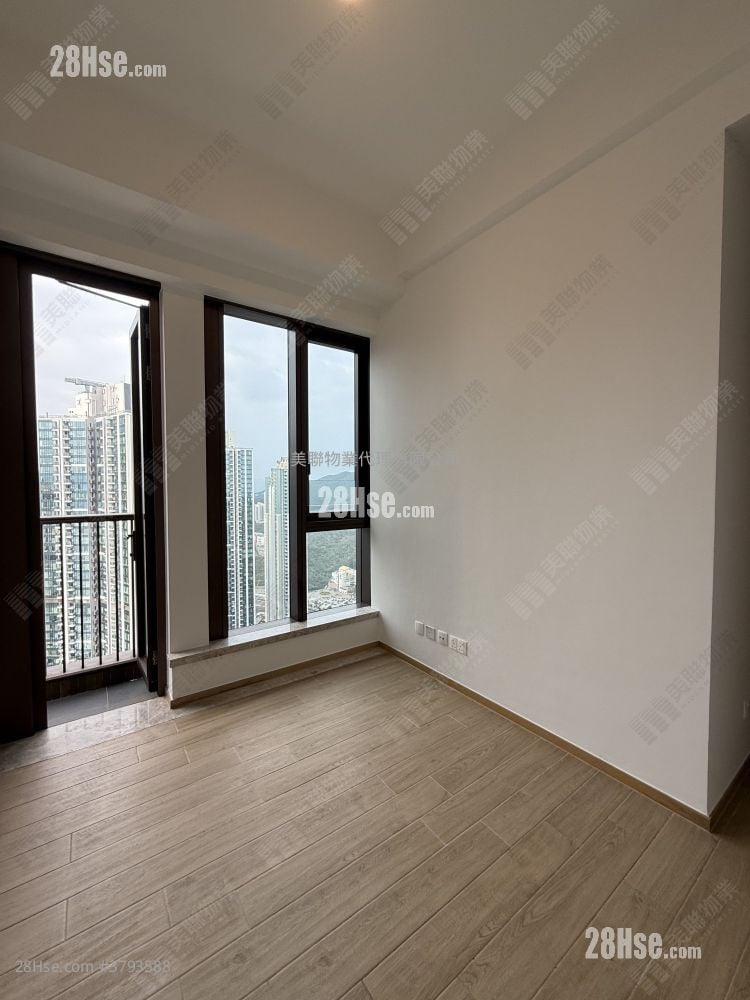 Lp6 Sell 2 Bedrooms , 1 Bathroom 460 ft²