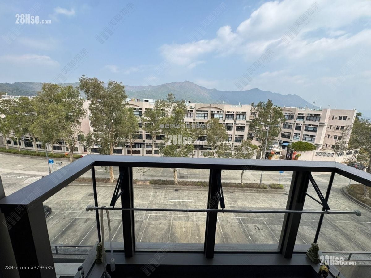 Villa Lucca Sell 3 Bedrooms 1,187 ft²