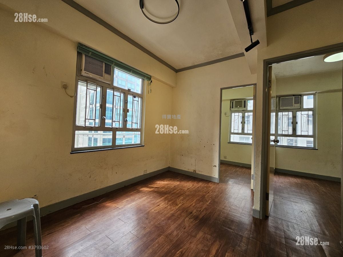 Apartment Sell 2 Bedrooms , 1 Bathroom 371 ft²