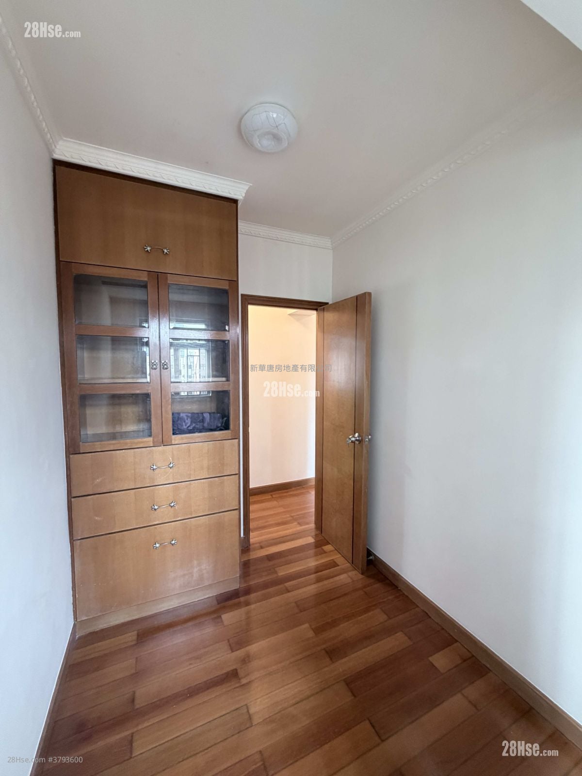 君德阁 租盘 3 房 , 2 浴室 705 平方尺