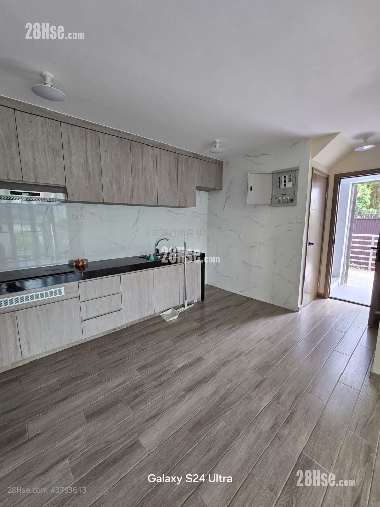 村屋 售盘 3 房 , 2 浴室 600 平方尺