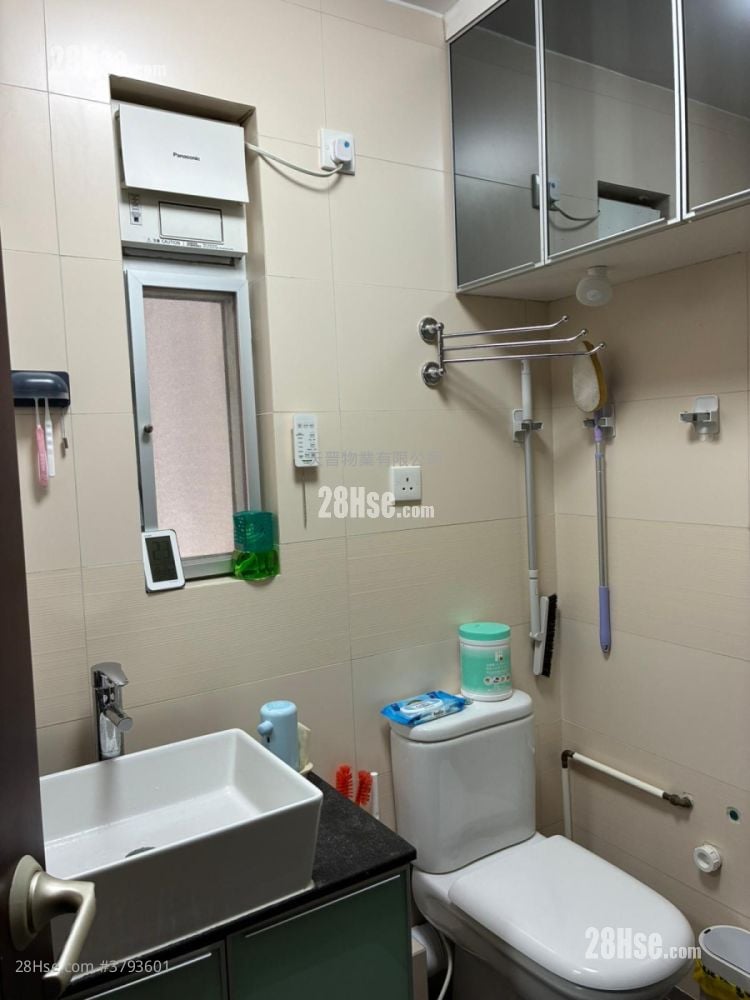 Kwun Hei Court Sell 2 Bedrooms , 1 Bathroom 432 ft²