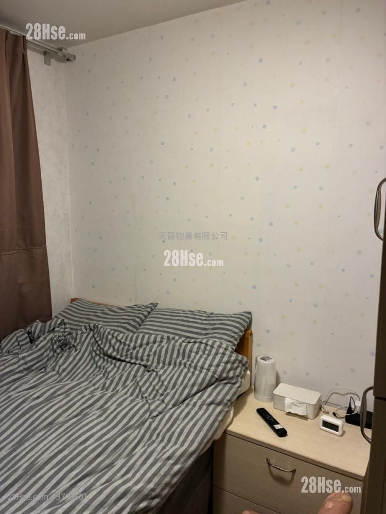 Kwun Hei Court Sell 2 Bedrooms , 1 Bathroom 432 ft²