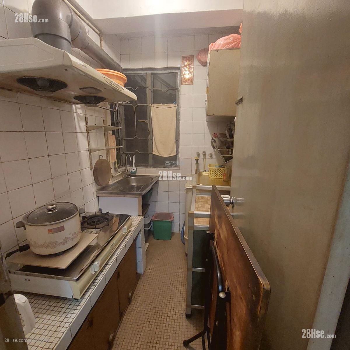 Pei Ho Building Sell 2 Bedrooms , 1 Bathroom 301 ft²