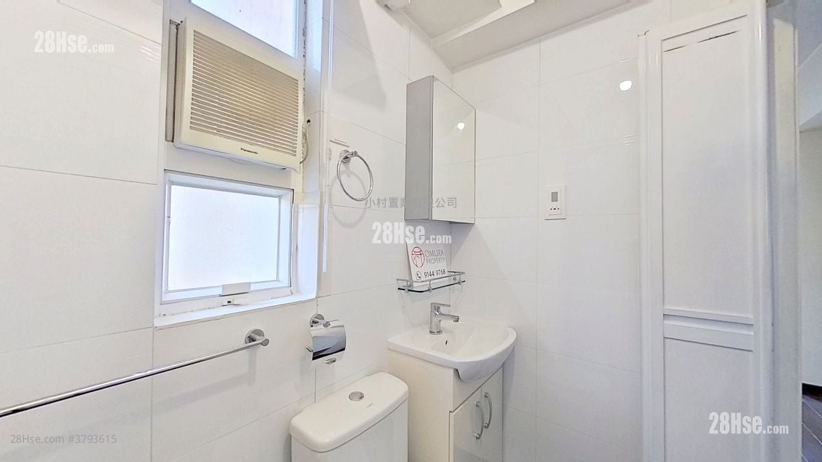 bathroom: Hong Man Mansion Rental 1 Bedroom , 1 Bathroom 408 ft²