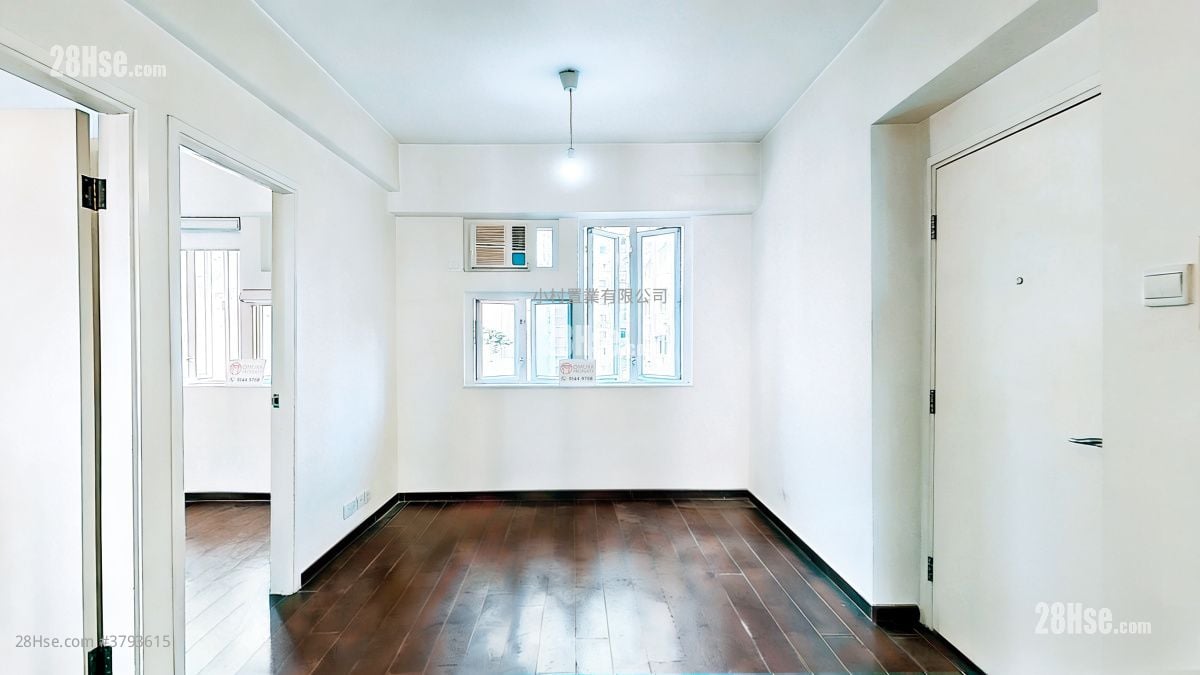 living room: Hong Man Mansion Rental 1 Bedroom , 1 Bathroom 408 ft²