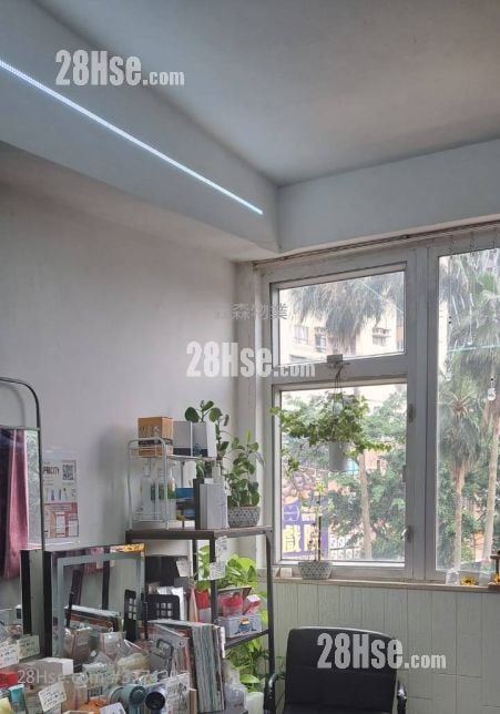 Waldorf Mansion Sell 4 Bedrooms , 2 Bathrooms 1,173 ft²