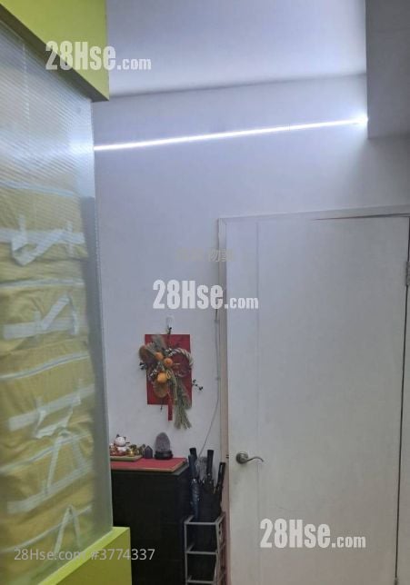 Waldorf Mansion Sell 4 Bedrooms , 2 Bathrooms 1,173 ft²