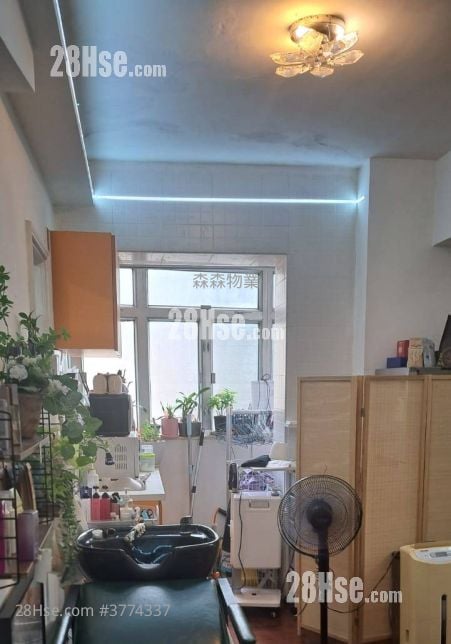 Waldorf Mansion Sell 4 Bedrooms , 2 Bathrooms 1,173 ft²