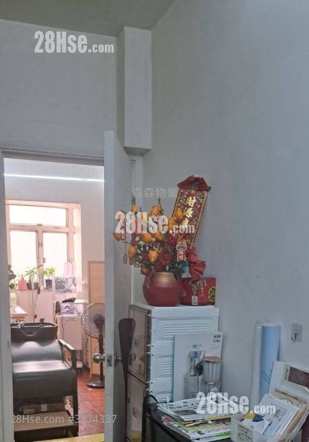 Waldorf Mansion Sell 4 Bedrooms , 2 Bathrooms 1,173 ft²