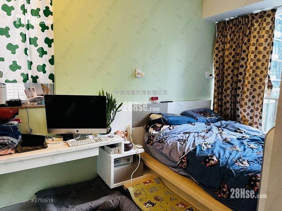 Monterey Sell 2 Bedrooms , 1 Bathroom 555 ft²