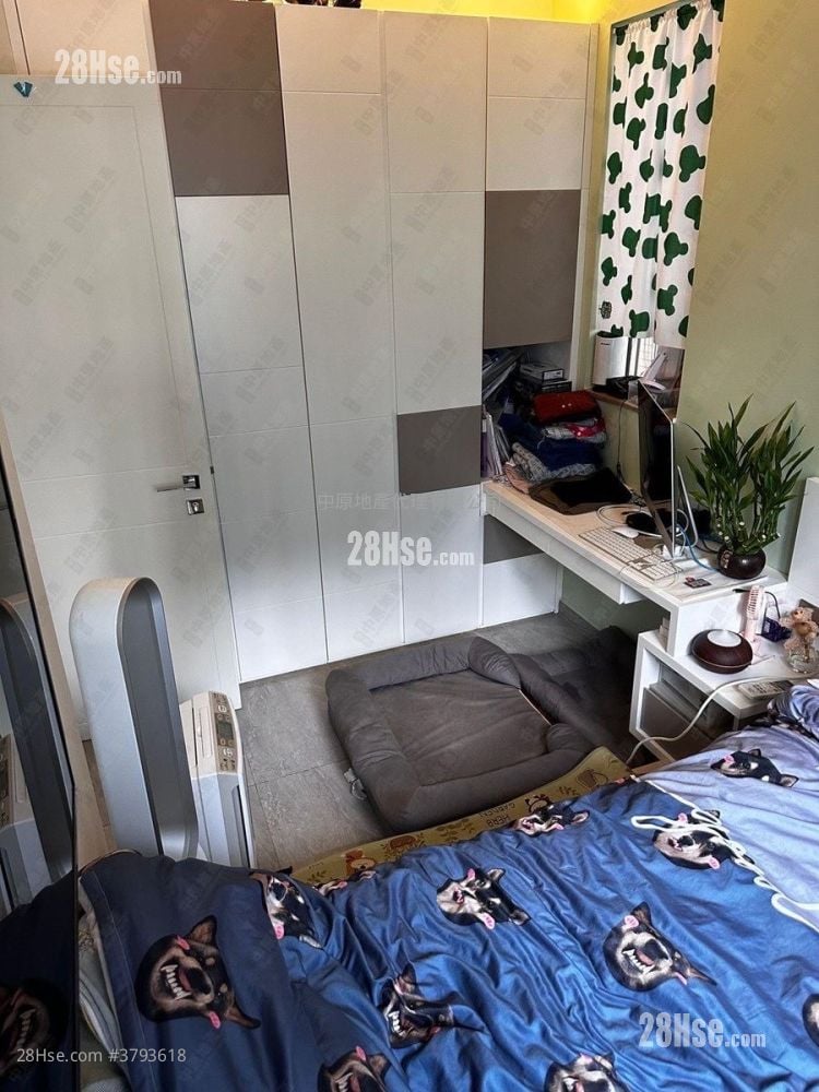 Monterey Sell 2 Bedrooms , 1 Bathroom 555 ft²