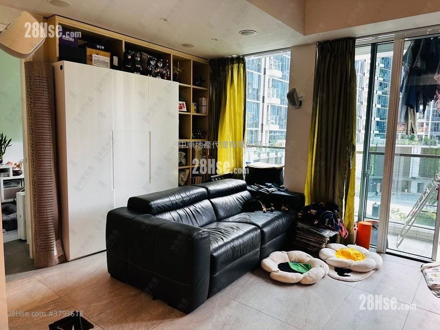 Monterey Sell 2 Bedrooms , 1 Bathroom 555 ft²