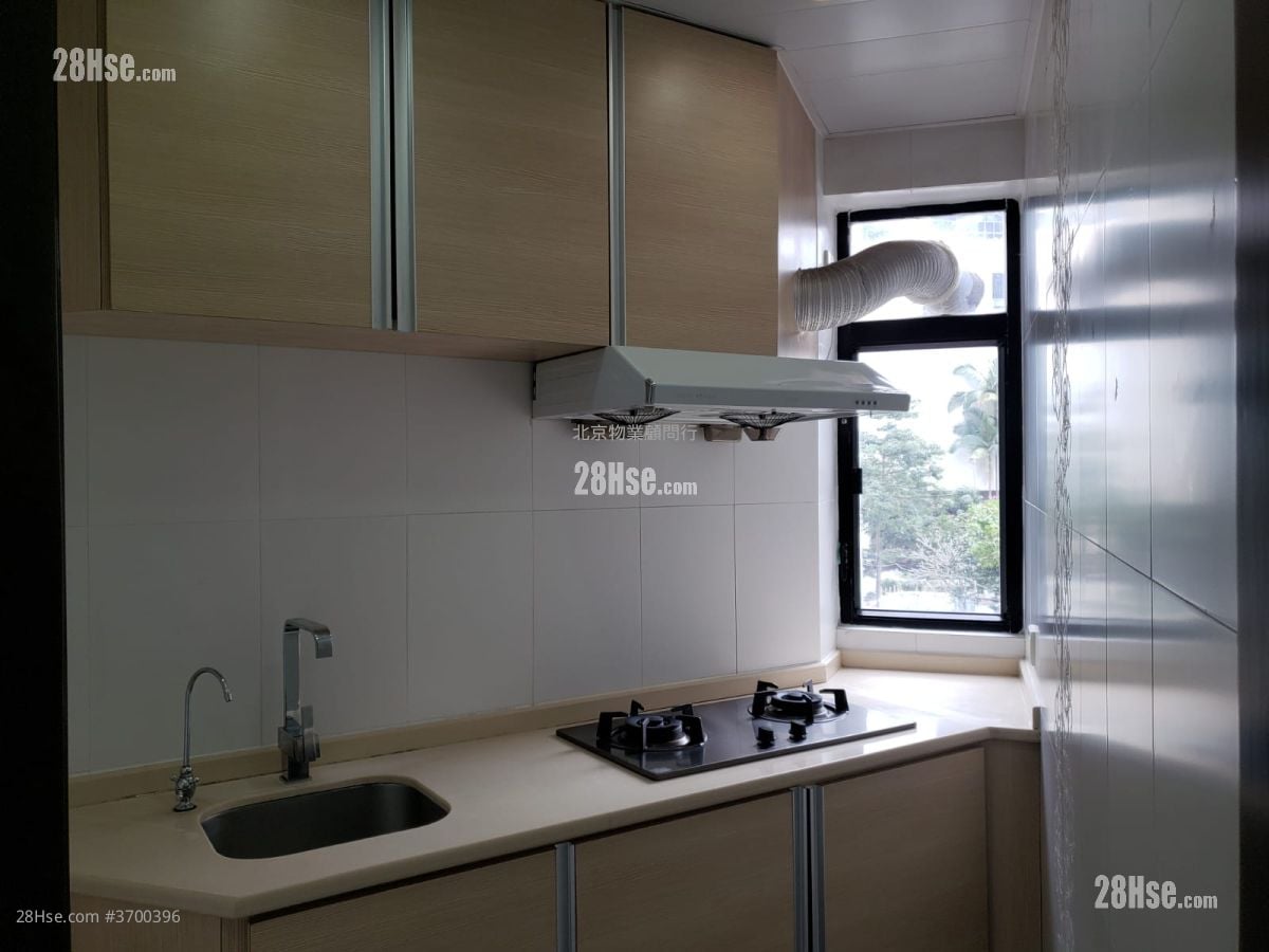 Kornhill Rental 2 Bedrooms , 1 Bathroom 461 ft²