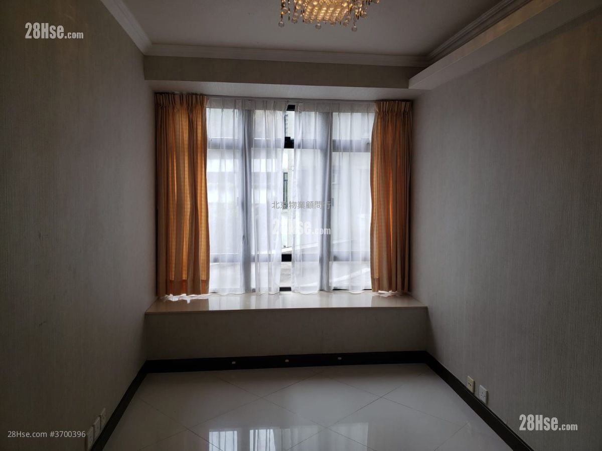 Kornhill Rental 2 Bedrooms , 1 Bathroom 461 ft²